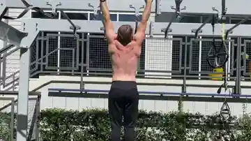 do 3 sets of 10 scapular pulls