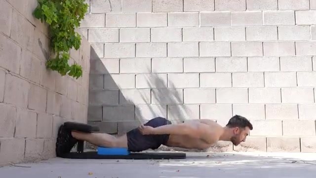 Nordic Curl - perform a full Nordic hamstring curl with control