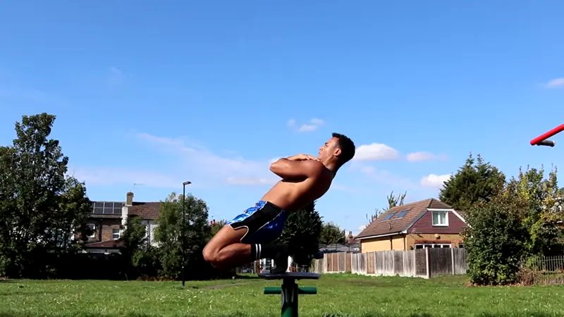 Sissy Squat - do 3 sets of 8 sissy squats
