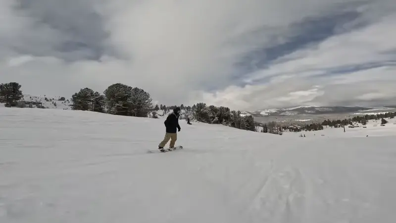 make quick, rhythmic, dynamic turns on varied pitch