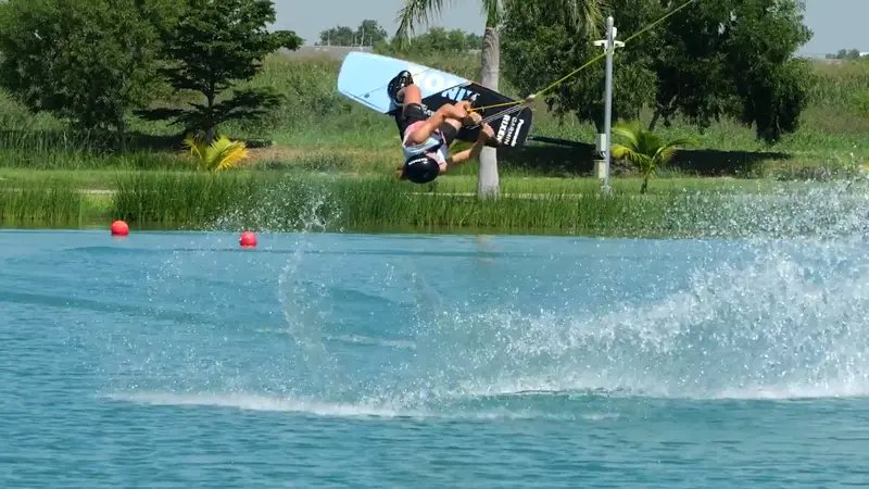 Backroll - land a clean heelside backroll