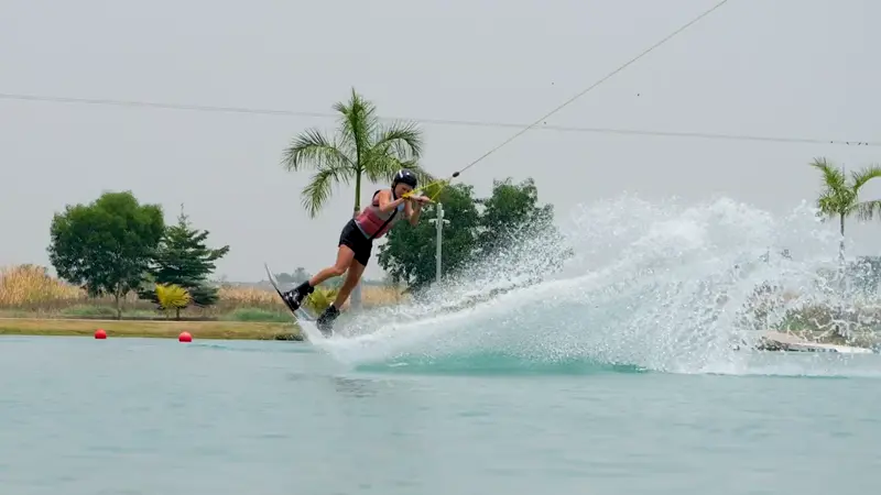 land a straight air with a Nuclear grab